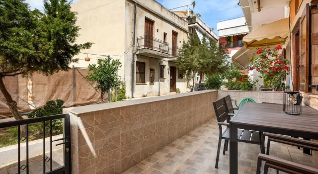 Коттедж Serenity Maisonette -studio in the Heart of Chania