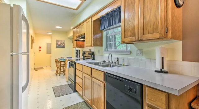 Коттедж Bella Vista Home Base Near Mtn Biking & Golf!