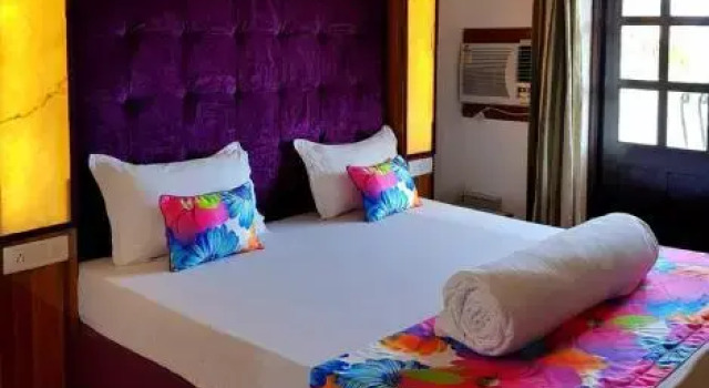 Lemonmint Svelton Manor, Book Hotel Goa hoteller med pool, Swimmingpool