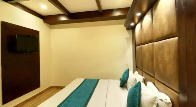 Naaz Hotel