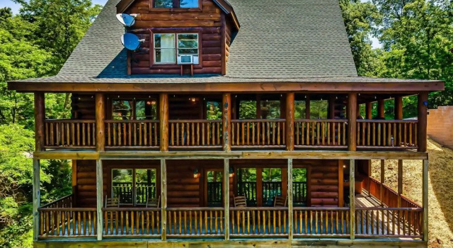 Cougar Crossing Vista - HotTub Pool View, Забронировать Дом для отпуска Отели Great Smoky Mountains National Park с парковкой, Парковка