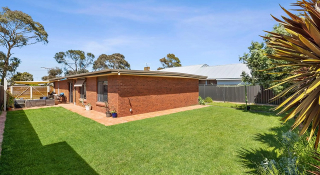Tidal Waves on Lowe - Spacious and Pet Friendly!, Забронировать Отель Оушен-Гроув Bellarine Peninsula