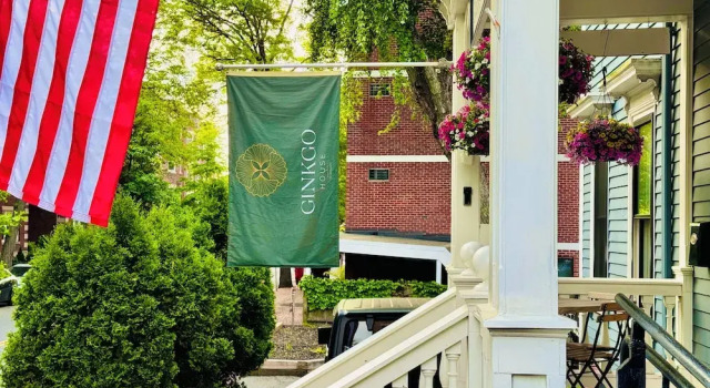 Ginkgo House on Harvard, Забронировать Гостевой дом Кембридж Boston Metropolitan Area, рядом с Исследовательский центр Гарвардского университета