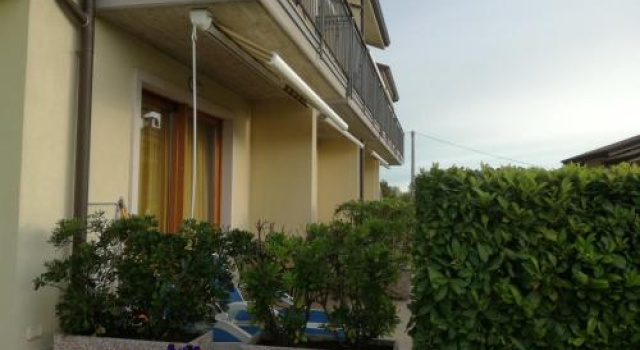 Residenza Orchidee, Забронировать Отель Отели Лацизе с парковкой, рядом с Парк развлечений Canevaworld, Парковка