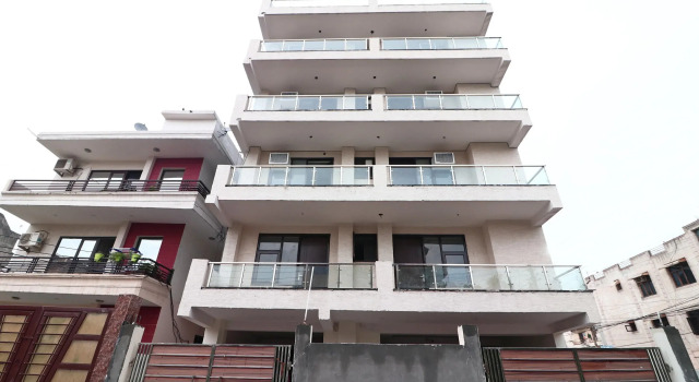 OYO 16168 Maira Grand, Забронировать Отель Индрараст Национальный столичный округ Дели