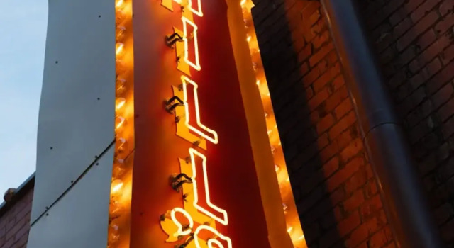 Stockyards- 4min Pet Friendly 3BR Luxe Gem, Забронировать Дом для отпуска Stockyards Форт-Уэрт