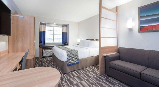 Двухместный люкс Microtel Inn & Suites By Wyndham Moorhead Fargo Area