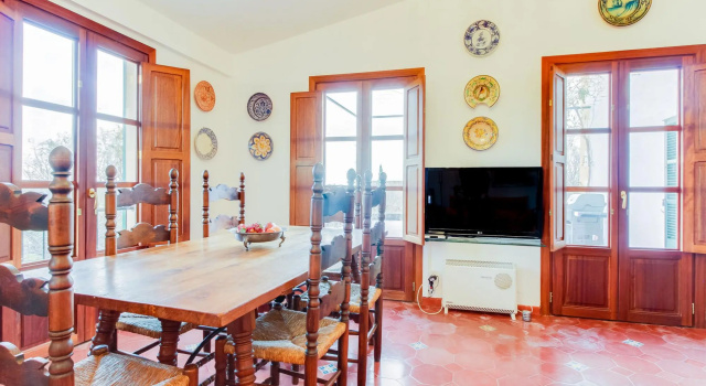 Beautiful old finca with private pool close to the nice village of Alaró, Забронировать Отель Консель Майорка