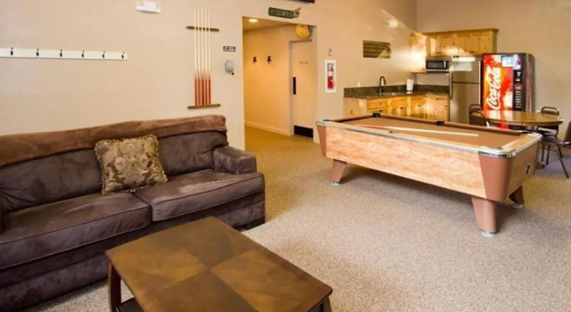 Апартаменты с видом на бассейн St, Anton Street View Ski-In Out 1-Bedroom Condo