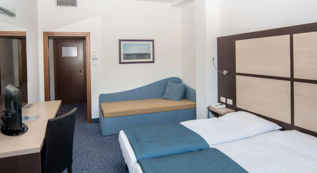 Hotel Benacus Panoramic, Забронировать Отель Отели Alto Garda e Ledro с парковкой, Парковка