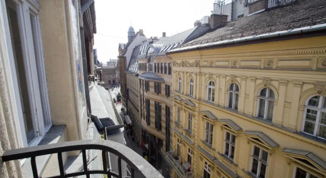 Апартаменты Chic & Charm Apartment