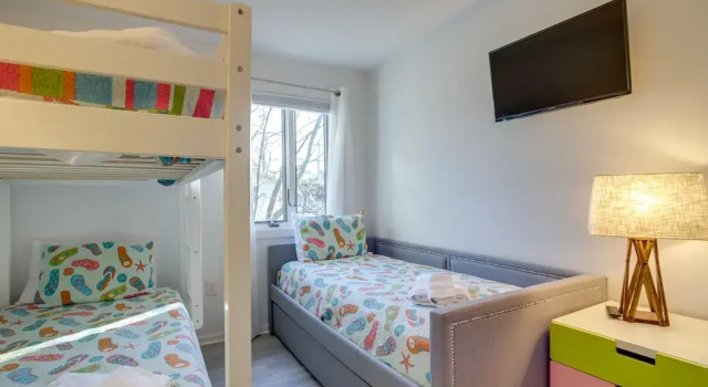 Апартаменты с 3 комнатами с балконом 1 Mi to Bethany Beach: Townhome w/ Screened Porch!