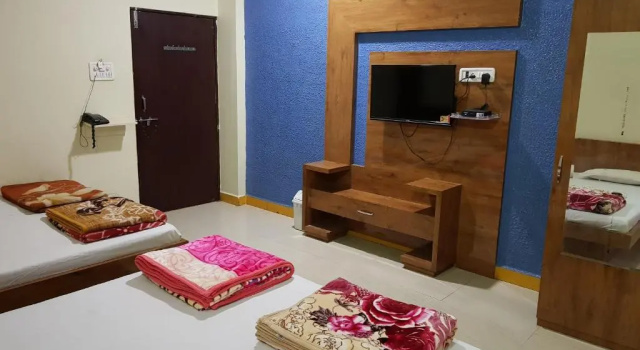 Shri Radhe Krishna Hotel