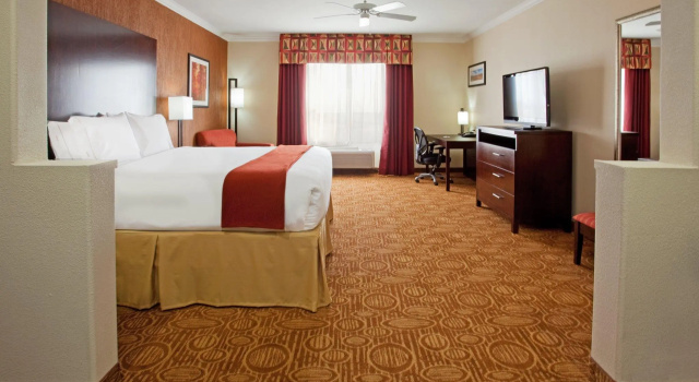 Двухместный полулюкс Holiday Inn Express Hotel and Suites Katy by IHG