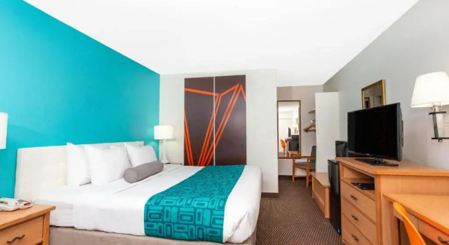 Двухместный номер Deluxe Howard Johnson by Wyndham Colorado Springs