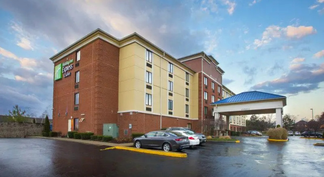 Run of House Holiday Inn Express Hotel & Suites Columbus Airport by IHG