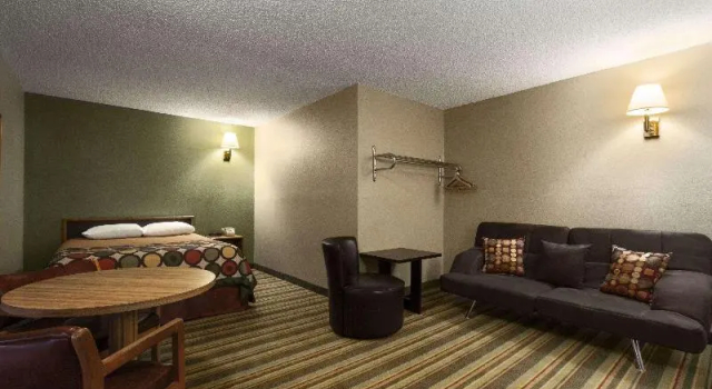Номер Standard Super 8 by Wyndham Blackwell