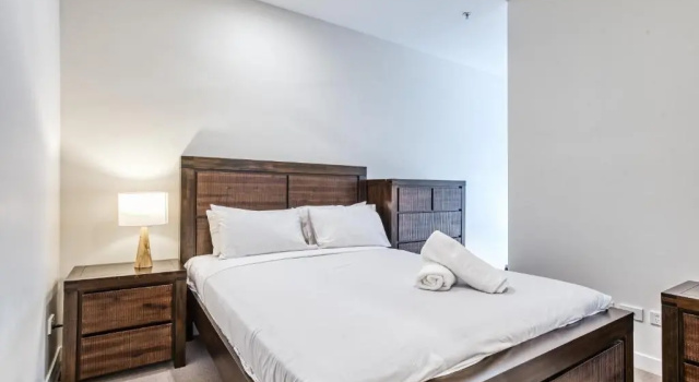 Chic Inner City Position 2 bedroom apartment with Parking By Serain Residences, Забронировать Апартаменты/квартира Отели Брисбна с парковкой, Парковка