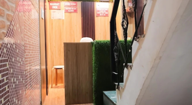 Roomshala 126 Mannat Inn, Забронировать Отель Нью-Дели Национальный столичный округ Дели, рядом с Рынок Лакшми-Нагар