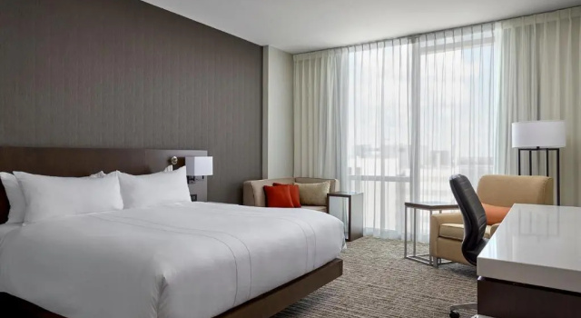 Номер Standard Calgary Airport Marriott In-Terminal Hotel