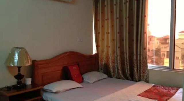 Queen Hotel Hoàng Gia, Брондау Қонақ үй Ỷ Na 