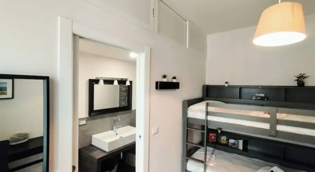 Апартаменты JOIVY Spacious Family Apt For 4, In Carignano, Genoa