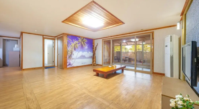 Номер Standard с 2 комнатами с видом на океан Gyeongju Beach Castle Pension