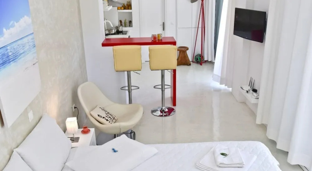 Студия с балконом Mavres Luxury Studio