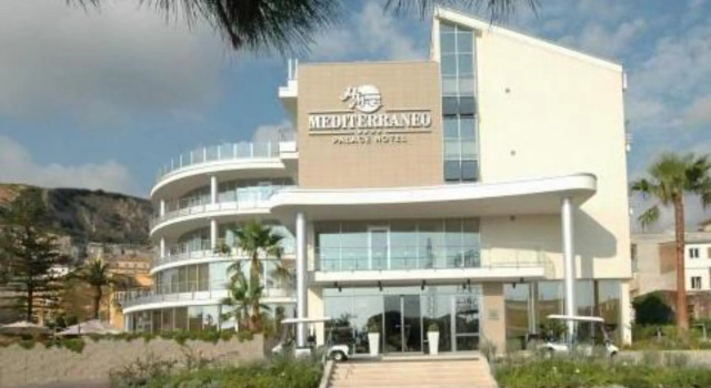 Mediterraneo Palace Hotel, Book Hotel Senigallia Calabrien