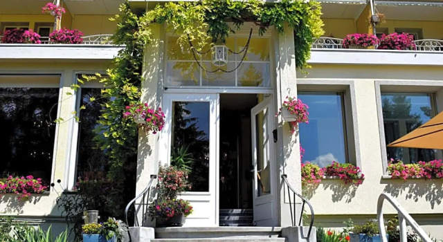 Трёхместный номер Standard Hotel Wengener Hof