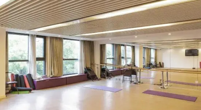 Beijing Dijin Business Hotel, Забронировать Отель Отели Пекина с парковкой, Парковка