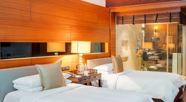 Номер Standard The Leela Ambience Gurugram Hotel & Residences - The Luxury Urban Sanctuary