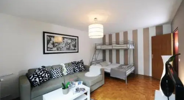 Apartment Trnovo center, Забронировать Апартаменты/квартира Отели Любляна с парковкой, рядом с Площадь Конгресса, Парковка