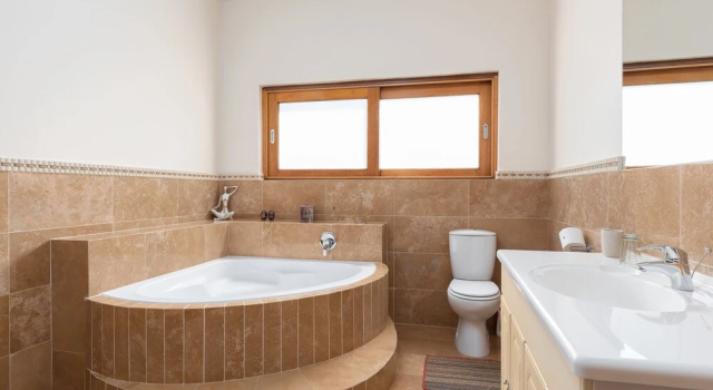 Двухместный номер Standard с балконом Thomsons Accommodation