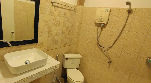 Четырёхместное бунгало с балконом и с видом на море Clear View Resort