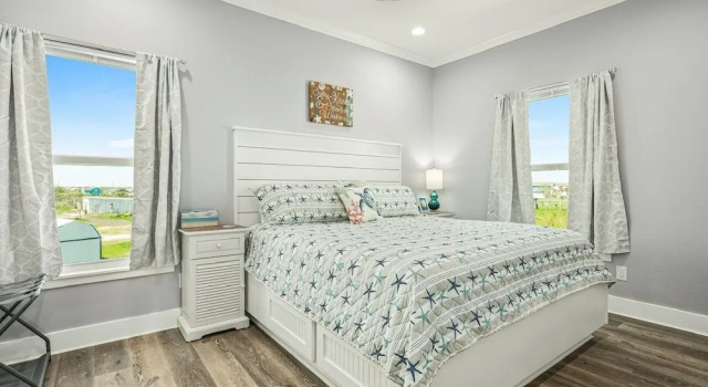 Sea Glass Cottage 2 Bedroom Home by RedAwning, Забронировать Дом для отпуска Полуостров Боливар Texas Gulf Coast