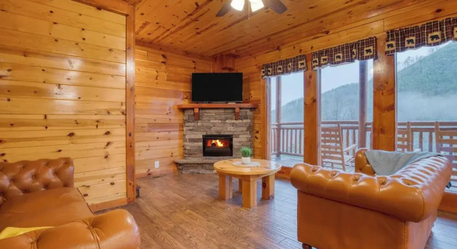 Marco Polo Lodge by Avantstay Sleeps 28 Indoor Pool Theater Game Room View, Забронировать Дом для отпуска Отели Great Smoky Mountains National Park с парковкой, Парковка