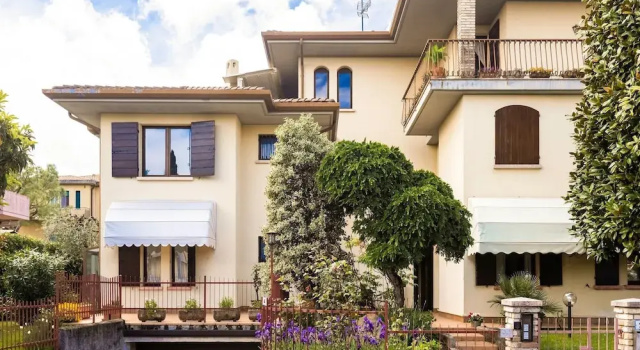 Апартаменты с балконом Cloistered Apartment in Sirmione near Lake