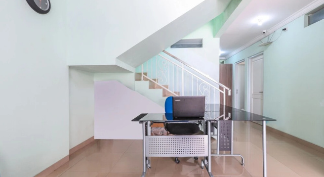 Studento Guest House by OYO Rooms, Rezerwuj Pensjonat Legok West Java
