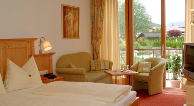 Четырёхместный номер Standard Hotel Goldener Stern