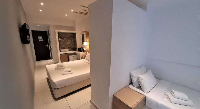 Трёхместный номер Standard Elite Hotel