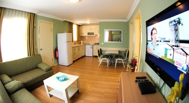 Семейные апартаменты с 2 комнатами с балконом Hotel Dost