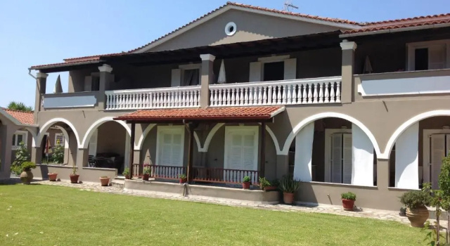 Апартаменты Babis Apartments & Studios Iremia