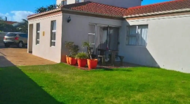Bay Breeze Guesthouse Selfcatering, Забронировать Отель Гордонс-Бей Helderberg