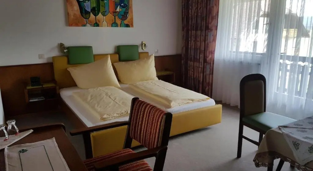 Hotel Garni Gästehaus Hutter, Забронировать Отель Отели Фёлькермаркт с парковкой, Парковка
