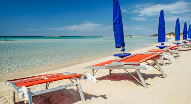 Апартаменты Luxury Holiday Home With Swimming Pool in Torre Lapillo