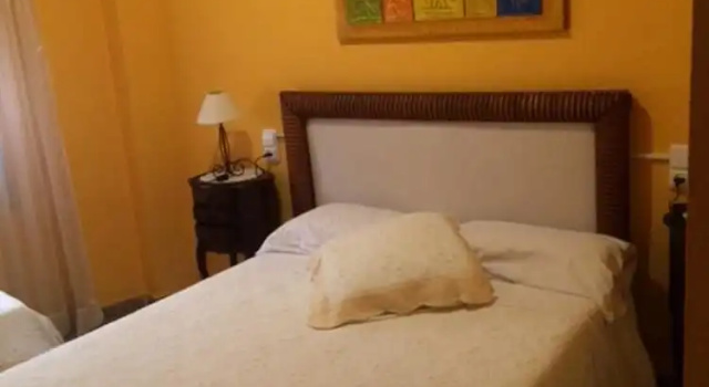 Трёхместный номер Standard Hostal Restaurante Arasa