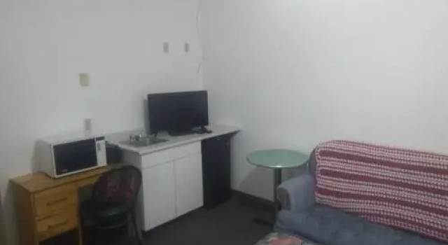 Cypress Motor Inn, Забронировать Отель Гленборо Манитоба