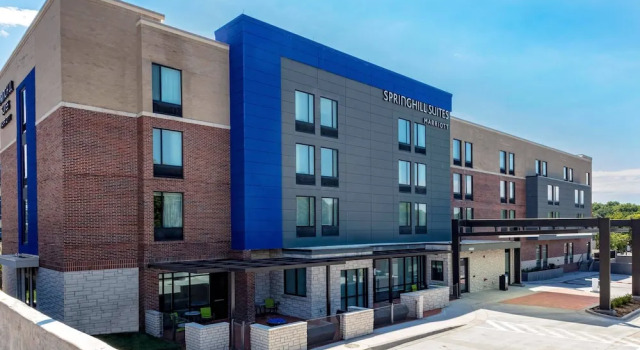 SpringHill Suites by Marriott Kansas City Plaza, Rezervovat Hotel Kansas City Missouri