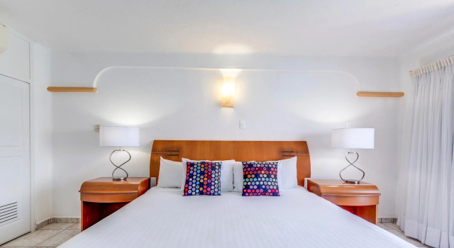 Номер Deluxe oceanfront Coral Princess Hotel & Dive Resort